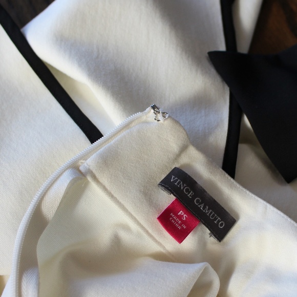 Like New Vince Camuto Bell Sleeve, Ivory/Black Mock Neck, Petite S - Picture 6 of 7